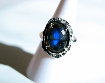 Labradortie Halo Ring, Large Labradorite Silver Ring, Labradorite Statement Ring,