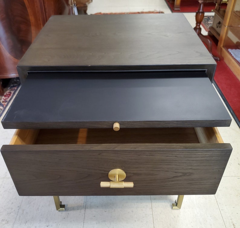 New Showroom Sample Hickory White Julian Small Nightstand Contact For Quote ShippingDelivery Cost Extra Lillian August PA5320