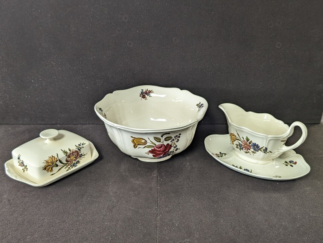 Wedgwood Queensware Raspberry Wedgwood Queens Sprays 3 Piece Assorted Pieces Set, PA6428LL - Etsy