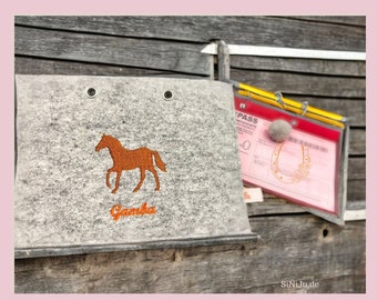 Personalized horse passport covers made of high-quality wool felt - stylish protection for your documents