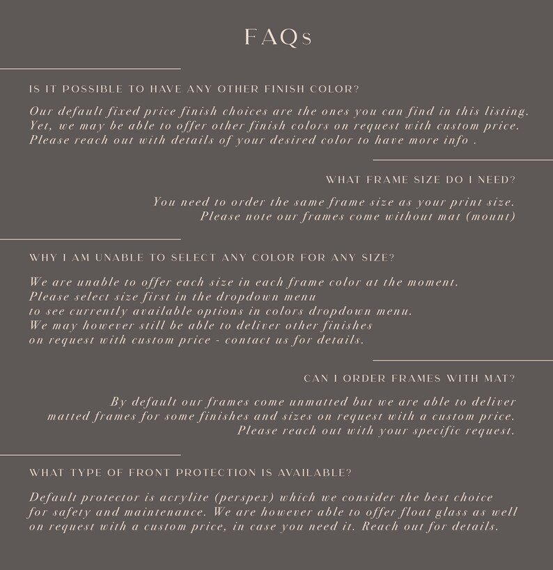 Może przedstawiać: Często zadawane pytania dotyczące opcji oprawiania, w tym koloru wykończenia, rozmiaru ramki, passe-partout i ochrony przedniej. Tekst wspomina, że ramki są dostarczane bez passe-partout i że inne wykończenia są dostępne na życzenie z indywidualną ceną.