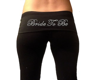 Aangepaste bruid om zwarte vouw Over Yoga broek. Aangepaste bruids Yoga broek. Aangepaste bruid Yoga broek. Bruid Yoga broek.