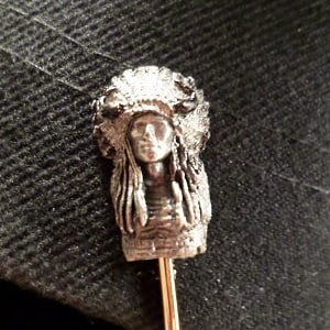 New   mini Sculpture   Blackfoot  Hat Clips