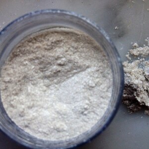 Stardust Shimmer Natural Mica highlighter powder