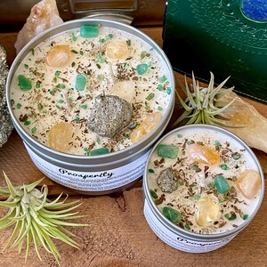 Vela de cristal de prosperidad - Vela de soja - Buena suerte - Fortuna - Vela con hierbas - Regalo de atención plena - Buenas vibras - Cristales curativos imagen 11