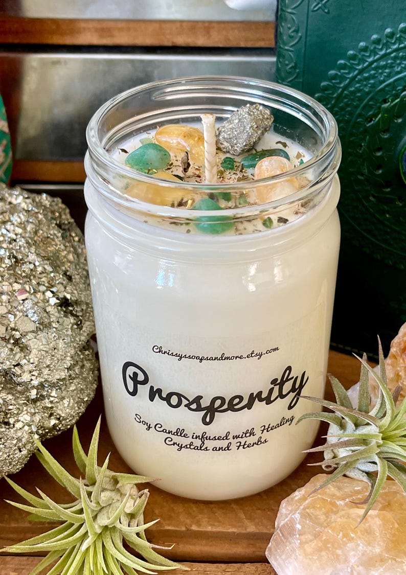 Vela de cristal de prosperidad - Vela de soja - Buena suerte - Fortuna - Vela con hierbas - Regalo de atención plena - Buenas vibras - Cristales curativos imagen 4