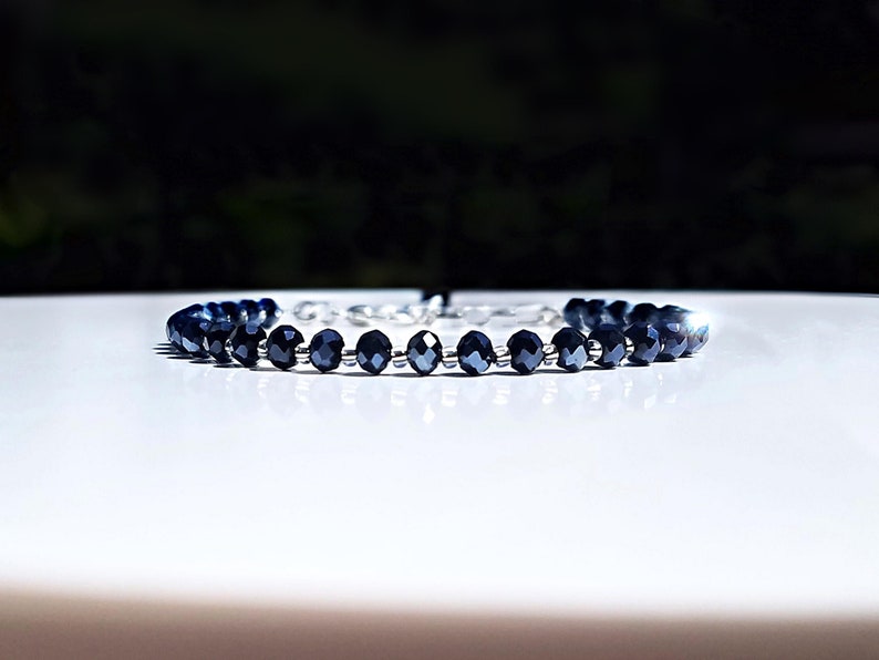 Dark Blue Crystal Bracelet, Navy Blue Bracelet, Sapphire Blue Beaded Bracelet, Dainty Everyday Bracelet for Women, Stone Bracelet Gift bild 1