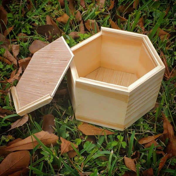 Hexagon wooden gift box / Wood box with lid / Beehive box / wedding keepsake box / wooden storage box