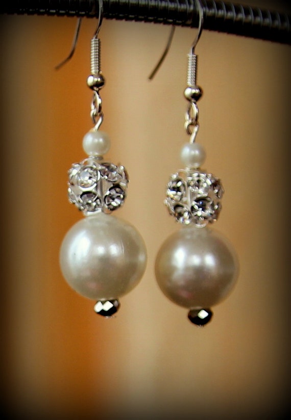 Items similar to Bridal rhinestone pearl earrings 2 on Etsy
