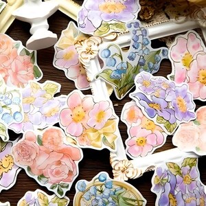 30 naklejek washi. Ilustracja. Rysunki. Akwarela. Kwiaty wiosenne. Konwalia. Róże.