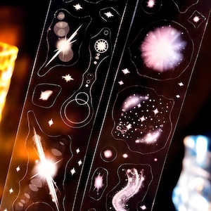 Voorgesneden, op rol PET-stickers. Hemels. Kosmo. Universum. Nevel. sterren. Komeet.