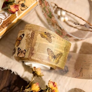 Retro-patroon. Bloemen. Script. Boek. Vlinders. Washi-tape. Sticker