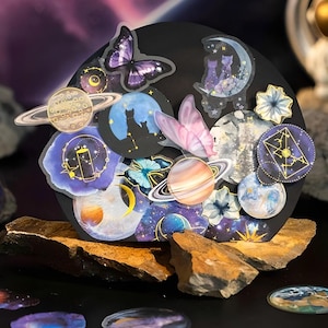 30, met goudfolie, PET-stickers. Halloween. Zwarte kat. Dierenriem. Sterrenbeeld. Astrologie. Nacht bos.