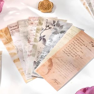 20 papieren, rechthoekige stickers. Verweerd. Retro. Vintage. Romantische woorden. Poëzie. Briefpapier. Handschrift.