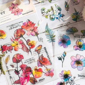 2 Bögen, vorgeschnittene Sticker. PET-Material. Blumen. Skizzen. Wörter. Aquarell Details