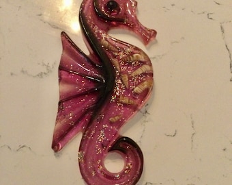 RARE Lucite Violette Coquille Confetti Hippocampe