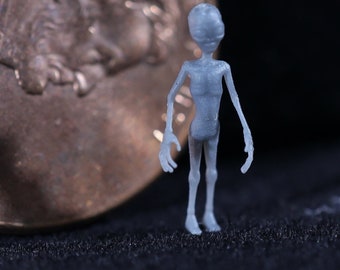 Very Very Tiny Alien for miniature projects