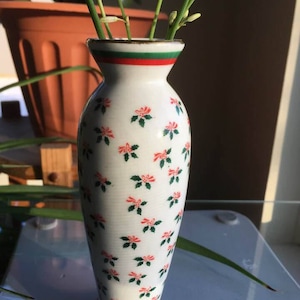 Lefton China #2383 Holly bud vase Trimmed in Gold