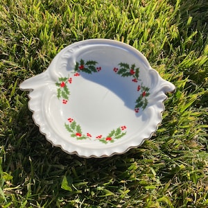 Beautiful Christmas holly Ashtray dish like new condition
