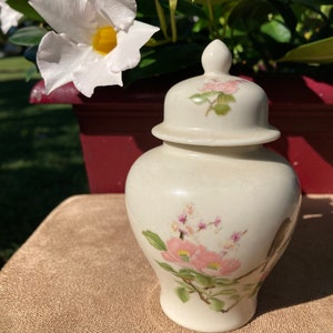 Japanese mini ginger jar Beautiful