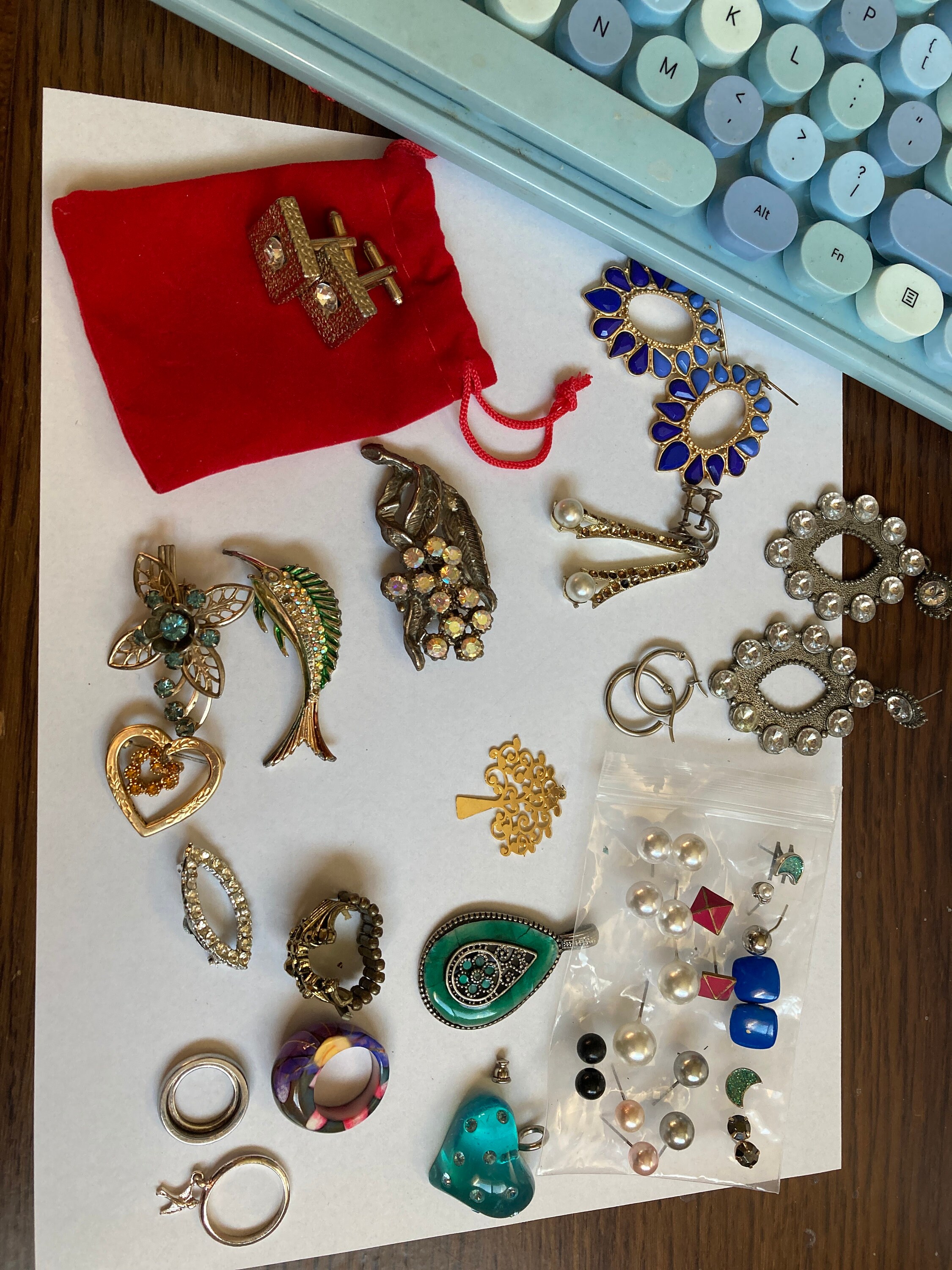 Vintage Set of Costume Jewelry - Etsy