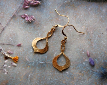 Earrings •Orient•minimalistic •brass >>•<< Earrings simple •feminine •spirit •nature •energy •ethnic •hammered