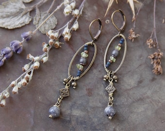 Earrings Labradorite •Peridot ⫷(•)⫸Long earrings •Boho •Rocailles •Wicca •Goddess •Celtic •pagan •ethnic •antique style •feminine •Hippie