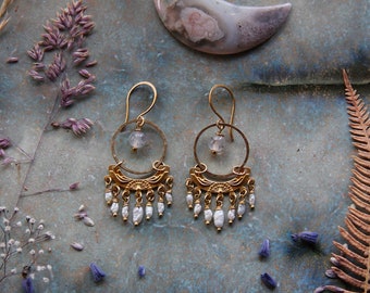 Earrings freshwater pearls ⫷(•)⫸ Earrings vintage style •Boho •feminine •Chandelier •Antique style •Replica •Goddess •Brass