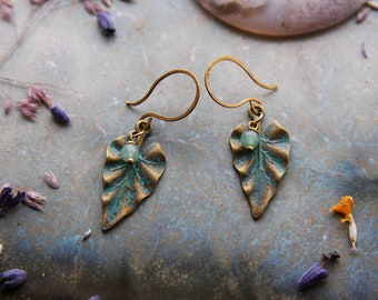 Earrings leaves jade nature boho leaves •⫷⫸• gemstone vintage style retro forest natural style rustic goddess feminine simple