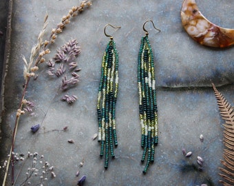Earrings long green •Seed beads •Fringes ⫷(•)⫸ •Nature •tribal •Earrings •native spirit •Indian •Earth •Ethnic Fringes •Mismatch
