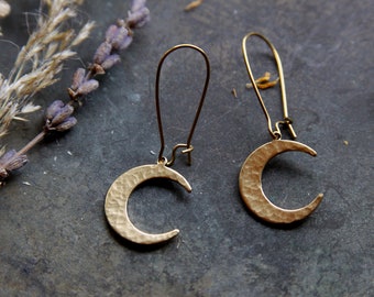 Earrings Moon •Spirit •Nature ⫷(•)⫸ Earrings •Crescent Moon •Energy Half Moon •Wicca •Pagan •Brass •feminine •simple