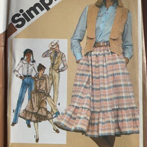 Simplicity 9851 Misses’ Skirt, Straight leg pants, Skirt and lined Vest. Size 10 Uncut