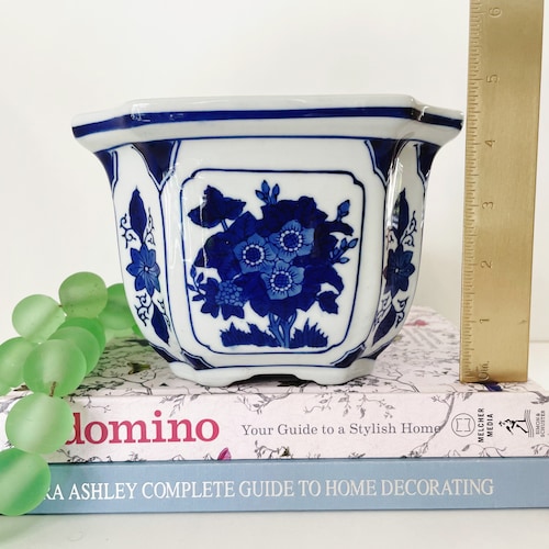 Vintage Chinoiserie Flower Planter, Blue and store White Planter, Indoor Planter, Chinoiserie Planter, Vintage Flower Pot, Grand Millennial Decor