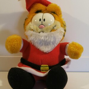 Vintage Garfield Plush Dressed Like Santa 1978,1983 United Features Syndicate 9&quot; Tall