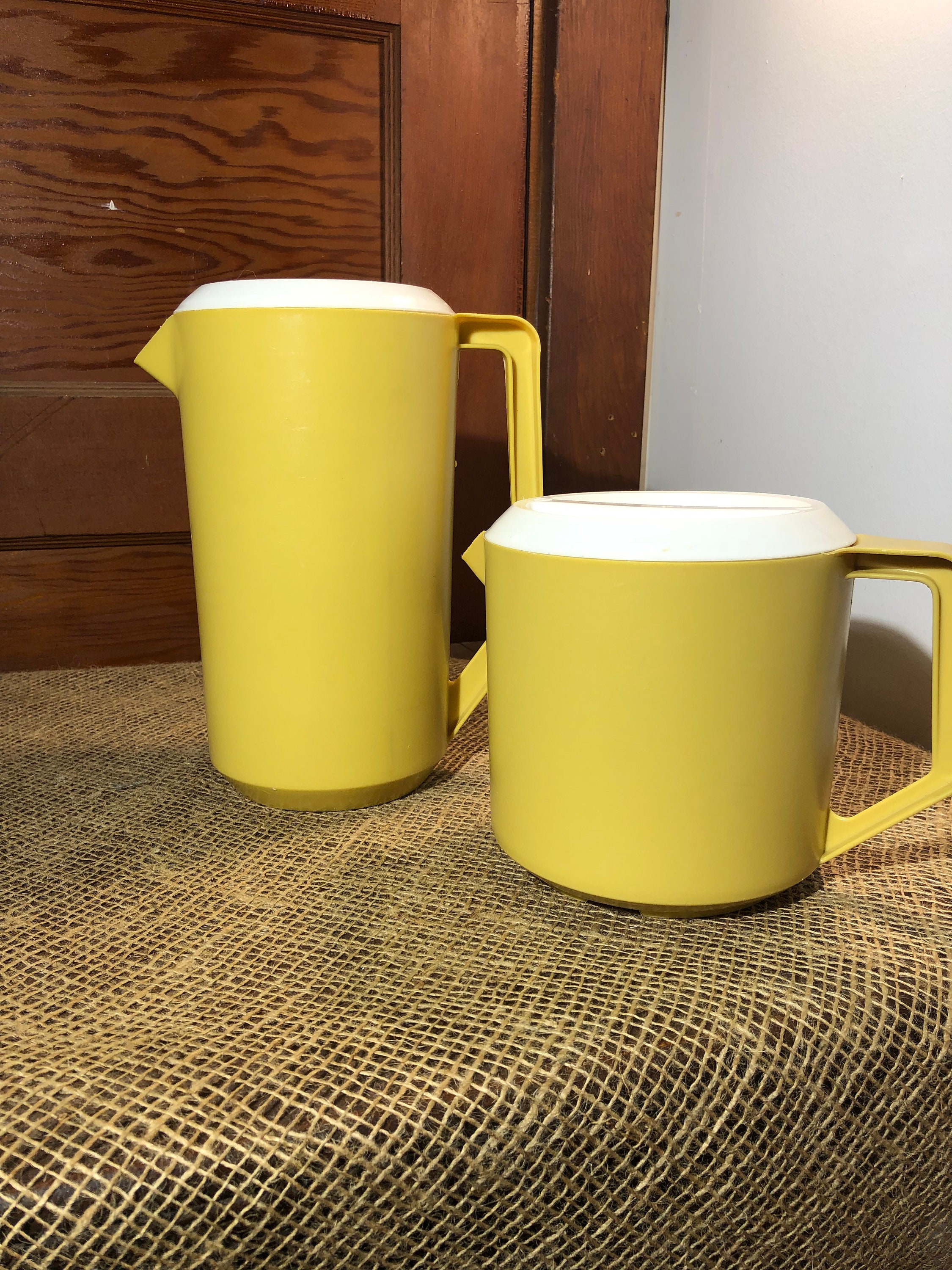 Vintage 1970s Rubbermaid Juice/water Jugs Your Choice of Jug: Orange 1.42L,  Yellow 1.42L or Yellow 2.25L Collectible Gift Idea 
