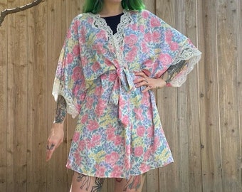 Vintage 1990’s Pastel Floral Short Robe