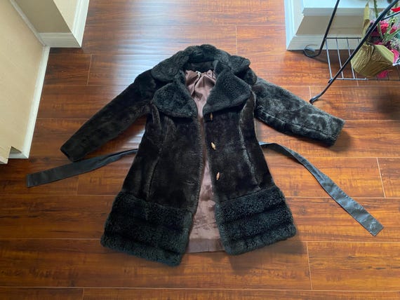 Vintage 1970’s Brown Faux Fur Coat - image 4