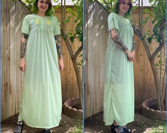 Vintage 1960’s Green Nightgown with Yellow Embroiddry