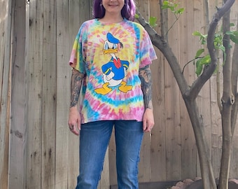 Camiseta vintage de los 90 con estampado tie-dye de Donald Duck.