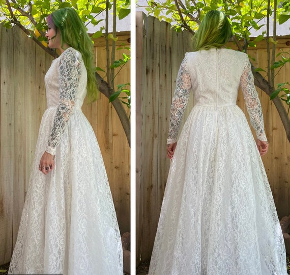 Classic Vintage Lace Floor Length Wedding Dress