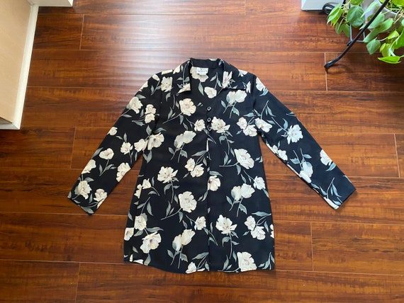 Vintage 1990’s Sheer Black and White Floral Blouse - image 5