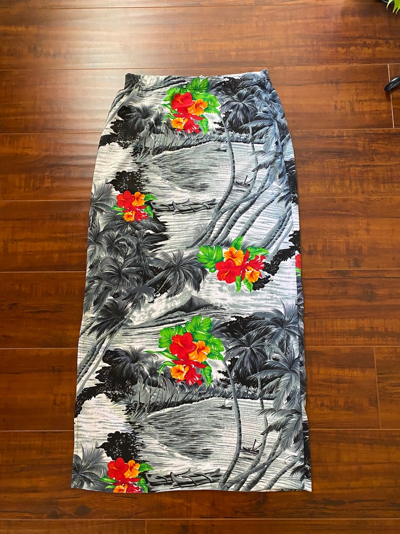 Y2K 2000s Grey Hawaiian Print Maxi Skirt image 6