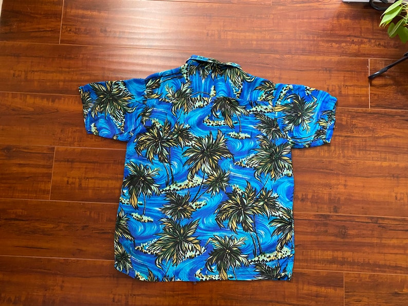 Vintage 1950s Blue Palm Tree Mens Hawaiian Print Shirt image 4