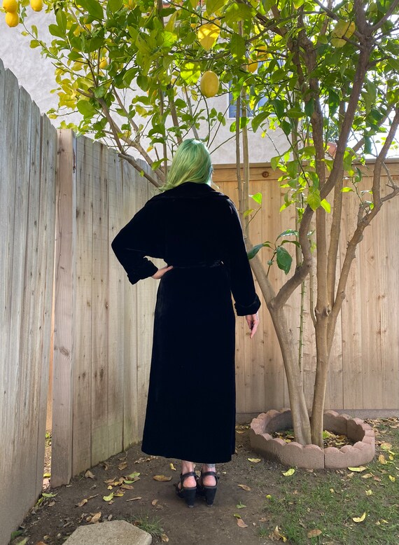 Vintage 1980’s Black Velvet Robe - image 2