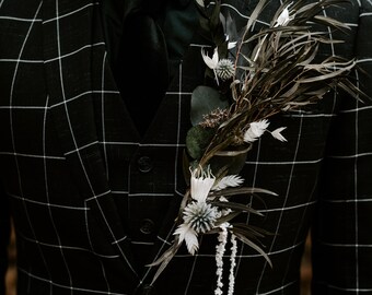 Moody Black White Dried Floral Groom Boutonnière Lapel Crawler – Wedding Accessory