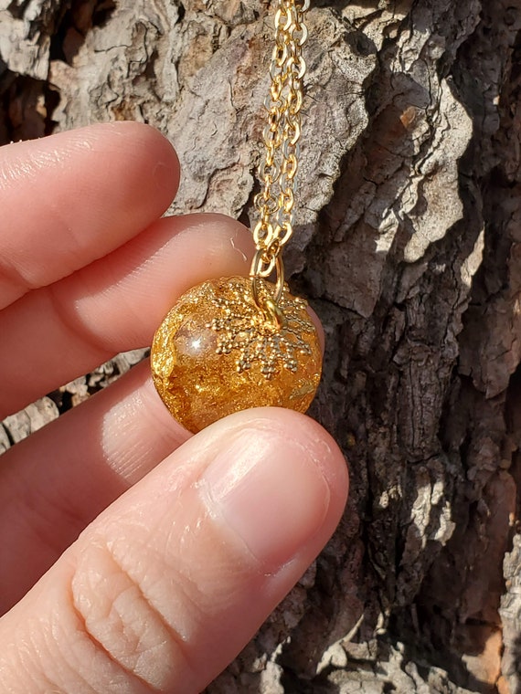 Gold Flake Resin Necklace, Resin Jewelry, Real Gold Necklace, Real Gold  Flakes, Resin Pendant, Gold Leaf Necklace, Resin Sphere Necklace 