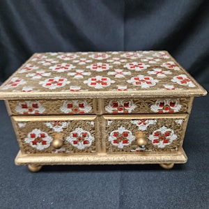 Royal Sealy Music Box - Etsy