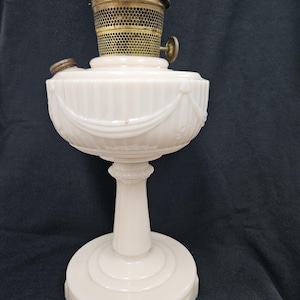 Oil Lamp - Aladdin Lincoln Drape