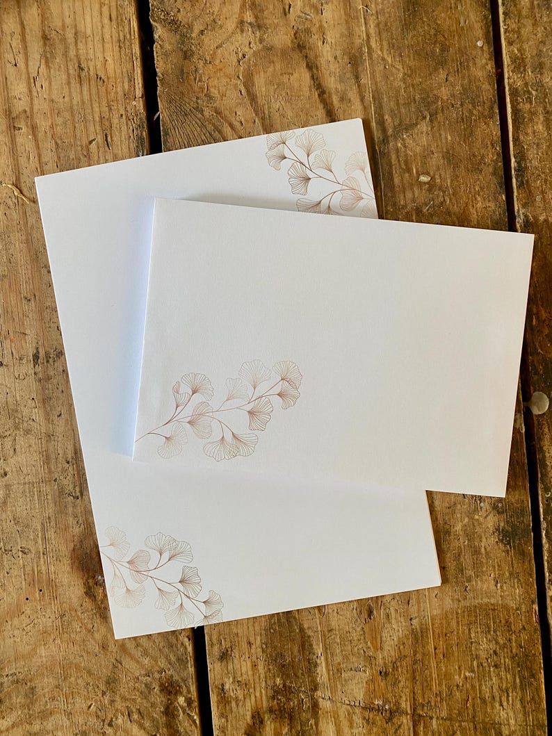 Elegant stationery set with a ginkgo design – stylish writing with attention to detail image 1