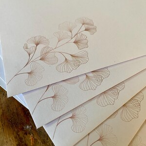 Elegant stationery set with a ginkgo design – stylish writing with attention to detail image 4
